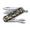 Нож-брелок VICTORINOX Classic SD Camouflage, 58 мм, 7 функций, зелёный камуфляж - 0.6223.94